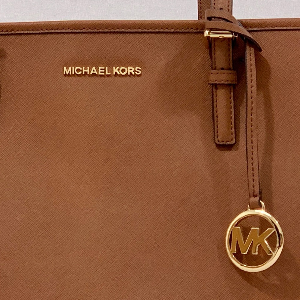 πNWT! Michael Kors Carryall Tote - Picture 2 of 7